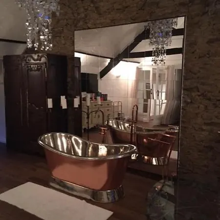 Chez Thomas 7 Route Du Monde Ancien Bed and breakfast Saint-Georges-D'Aunay