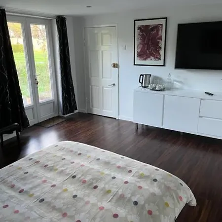 Chez Thomas 7 Route Du Monde Ancien Bed and breakfast 4*