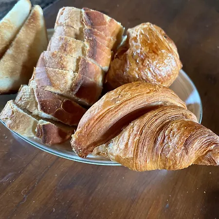 Frühstückspension Chez Thomas 7 Route Du Monde Ancien