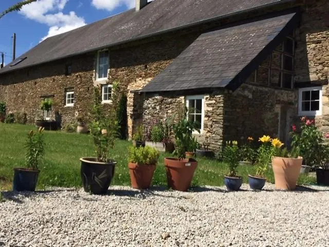 Chez Thomas 7 Route Du Monde Ancien Bed and Breakfast Saint-Georges-D'Aunay