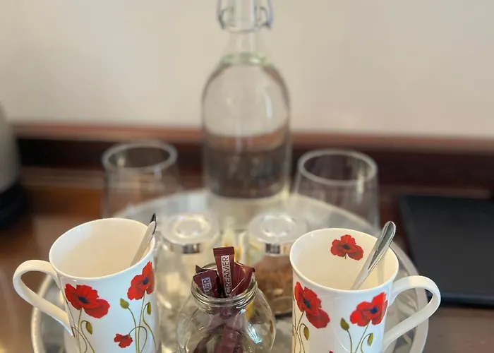 Chez Thomas 7 Route Du Monde Ancien Bed and Breakfast 4*